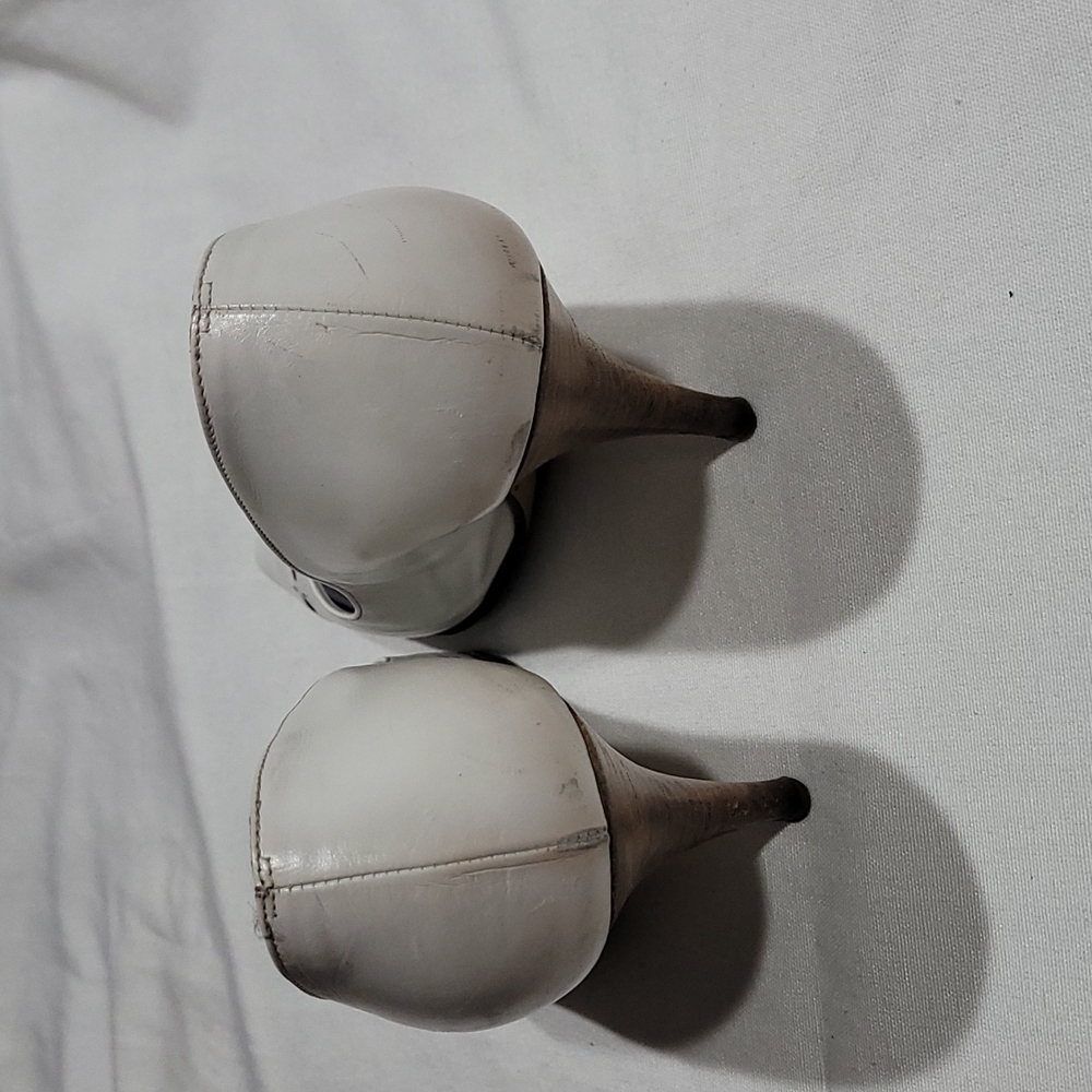 Chanel heel shoes  sz 35c - Picture 3 of 15